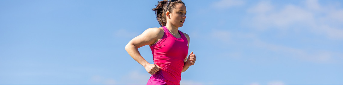 Débardeurs femme pour la course à pied : découvrez tous nos modèles ! - SILASPORT